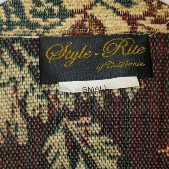 Beautiful Soft Tapestry Long Sleeve Jacket. Size Small. - Picture 4 of 5